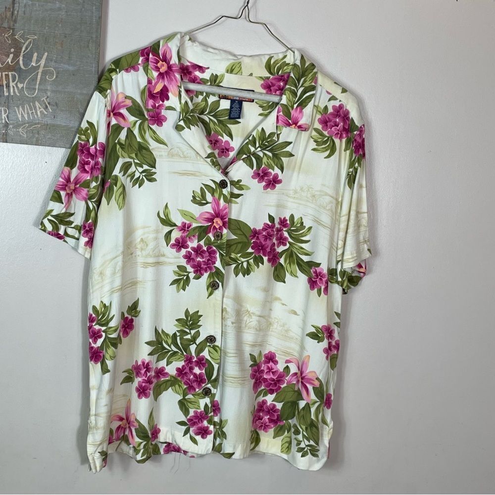 Havana Jack's Cafe Hawailan 100% rayon

Shirt 1x Button